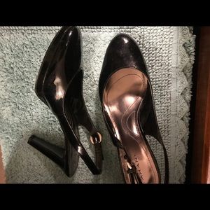Tahari “Carolyn” Black Patent Slingbacks, Sz 9M